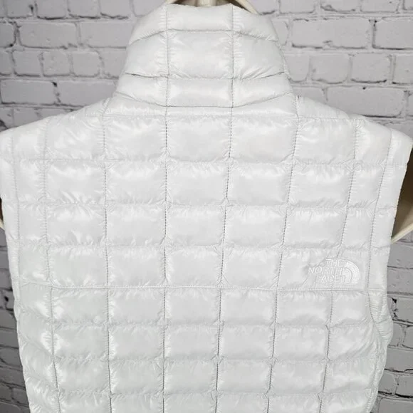 The North Face White Thermoball Eco Lightweight Insulated Full Zip Vest Small - Picture 10 of 16